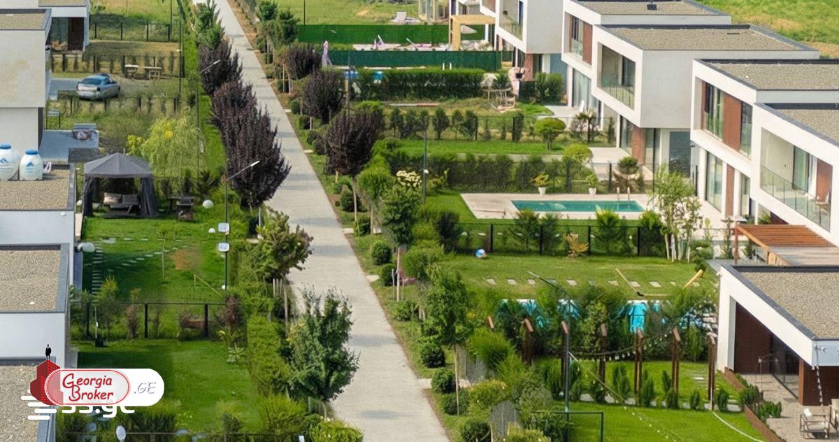 იყიდება ახალი გარემონტებული 5 ოთახიანი  ვილა  " საგურამო ბრიზში"