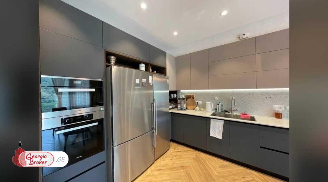 nearly repaired 5-room apartment for sale