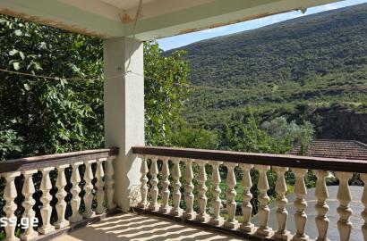 nearly repaired 9-room house for sale