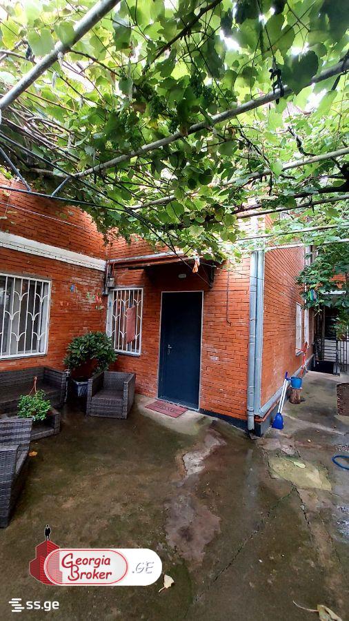 nearly repaired 9-room house for rent