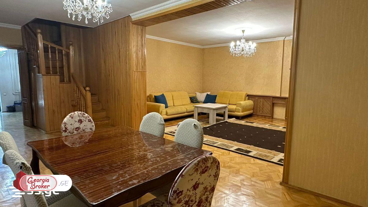 nearly repaired 9-room house for rent