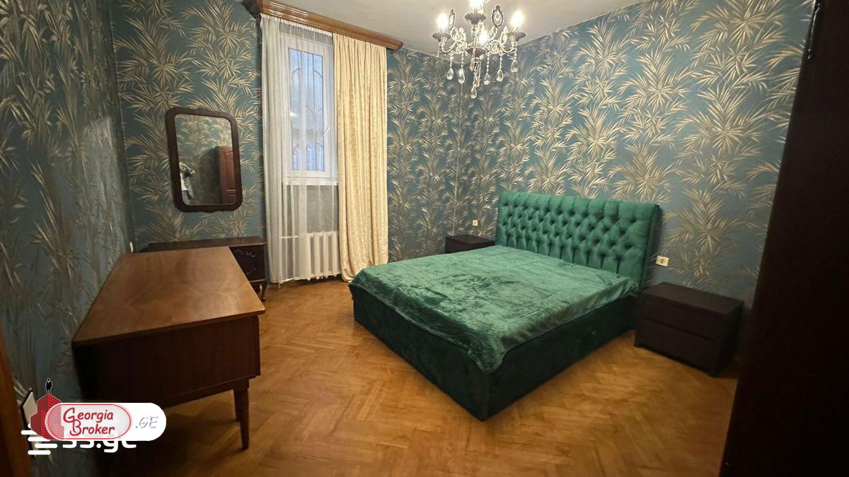 nearly repaired 9-room house for rent