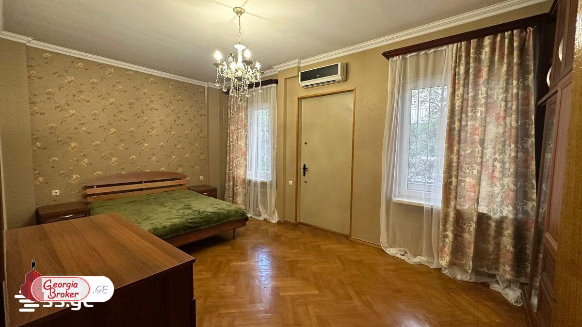 nearly repaired 9-room house for rent