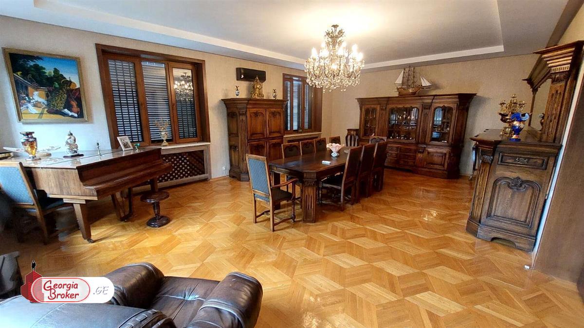 ქირავდება ახალი გარემონტებული 10 ოთახიანი სახლი ნაძალადევში