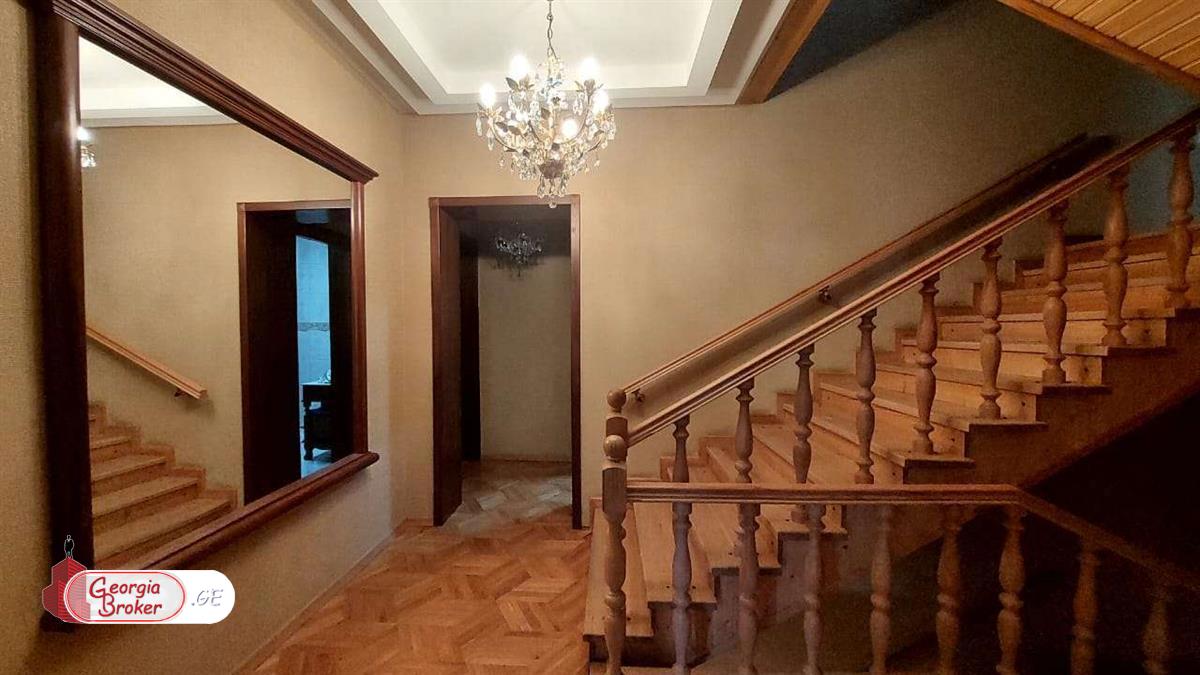 ქირავდება ახალი გარემონტებული 10 ოთახიანი სახლი ნაძალადევში