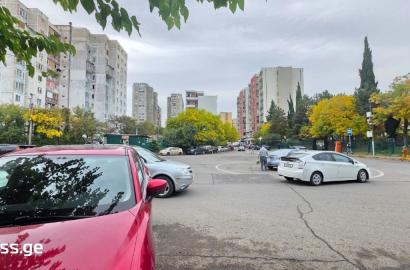 იყიდება ახალი გარემონტებული კომერციული ფართი  საბურთალოზე