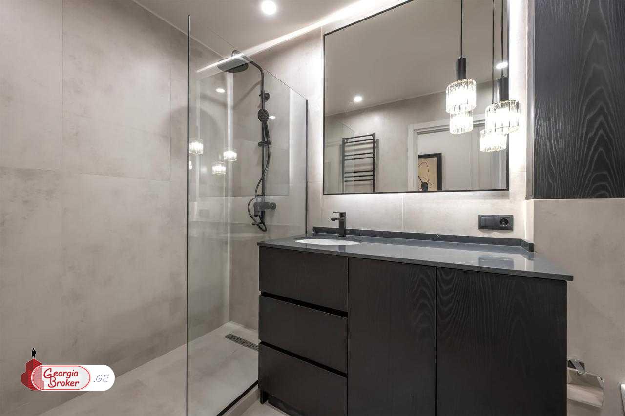 nearly repaired 3-room apartment for sale