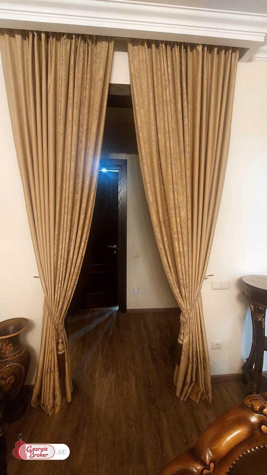 продается квартира с новым ремонтом 5-комнат