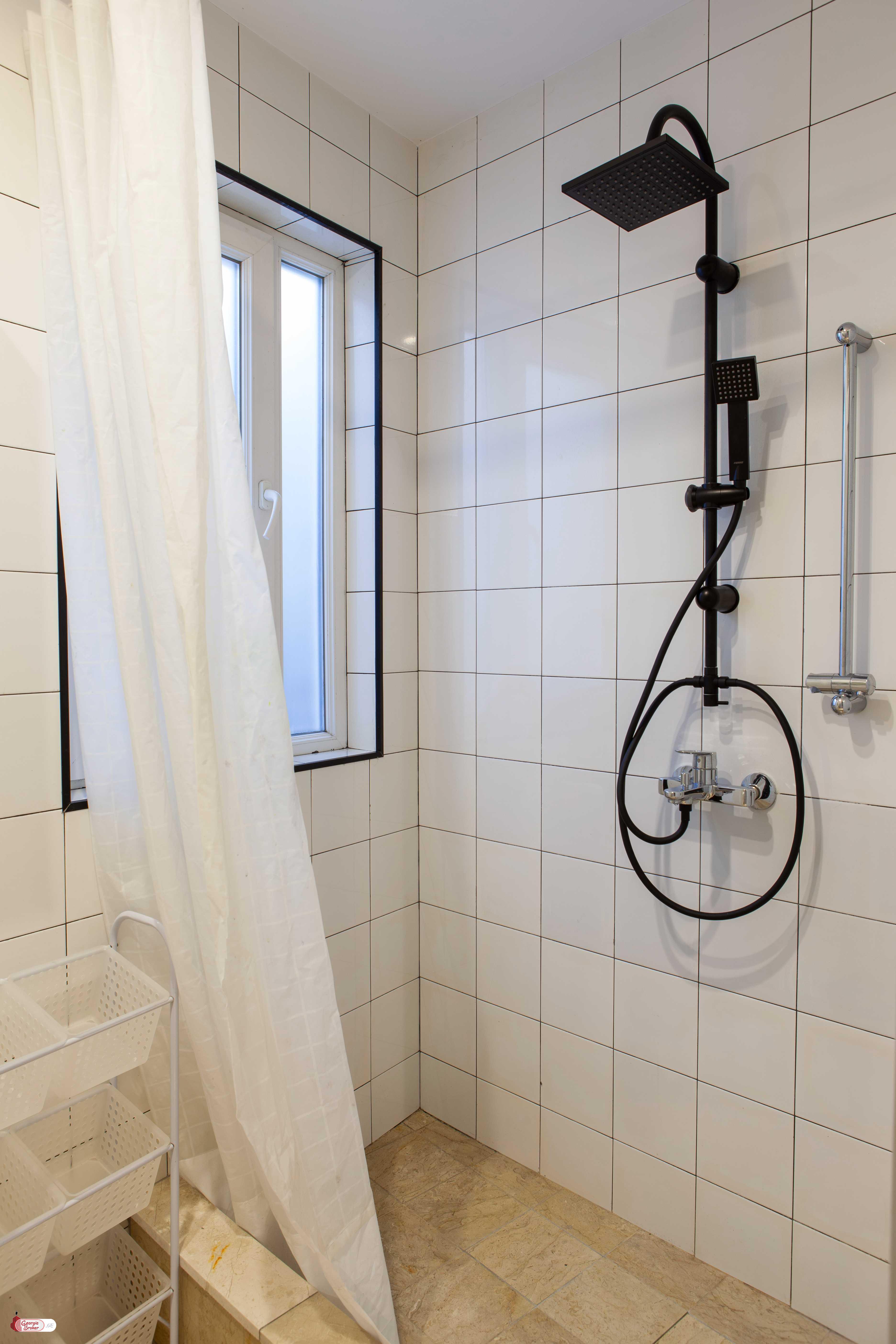 в аренду дом с новым ремонтом 7-комнат