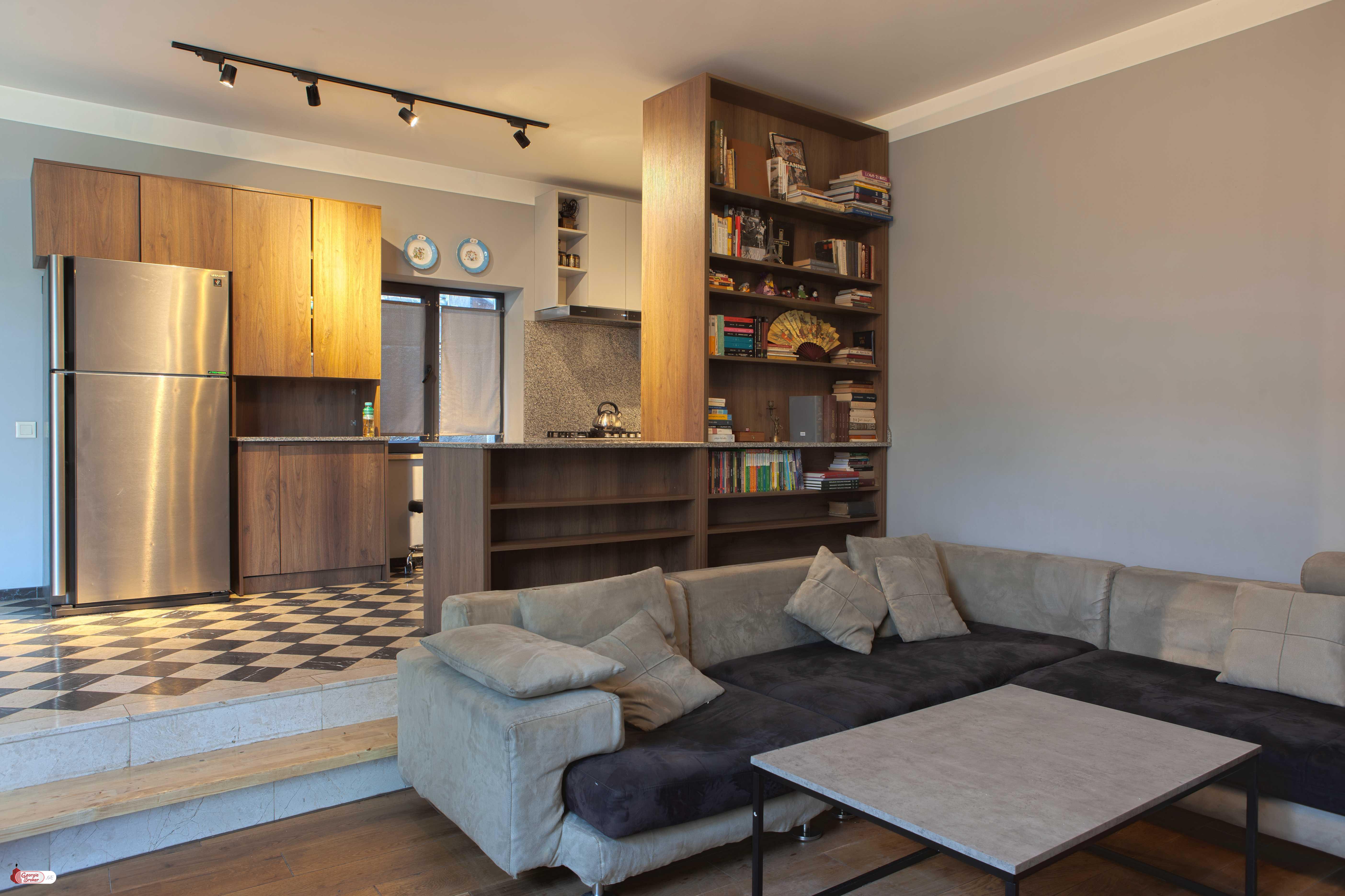 в аренду дом с новым ремонтом 7-комнат