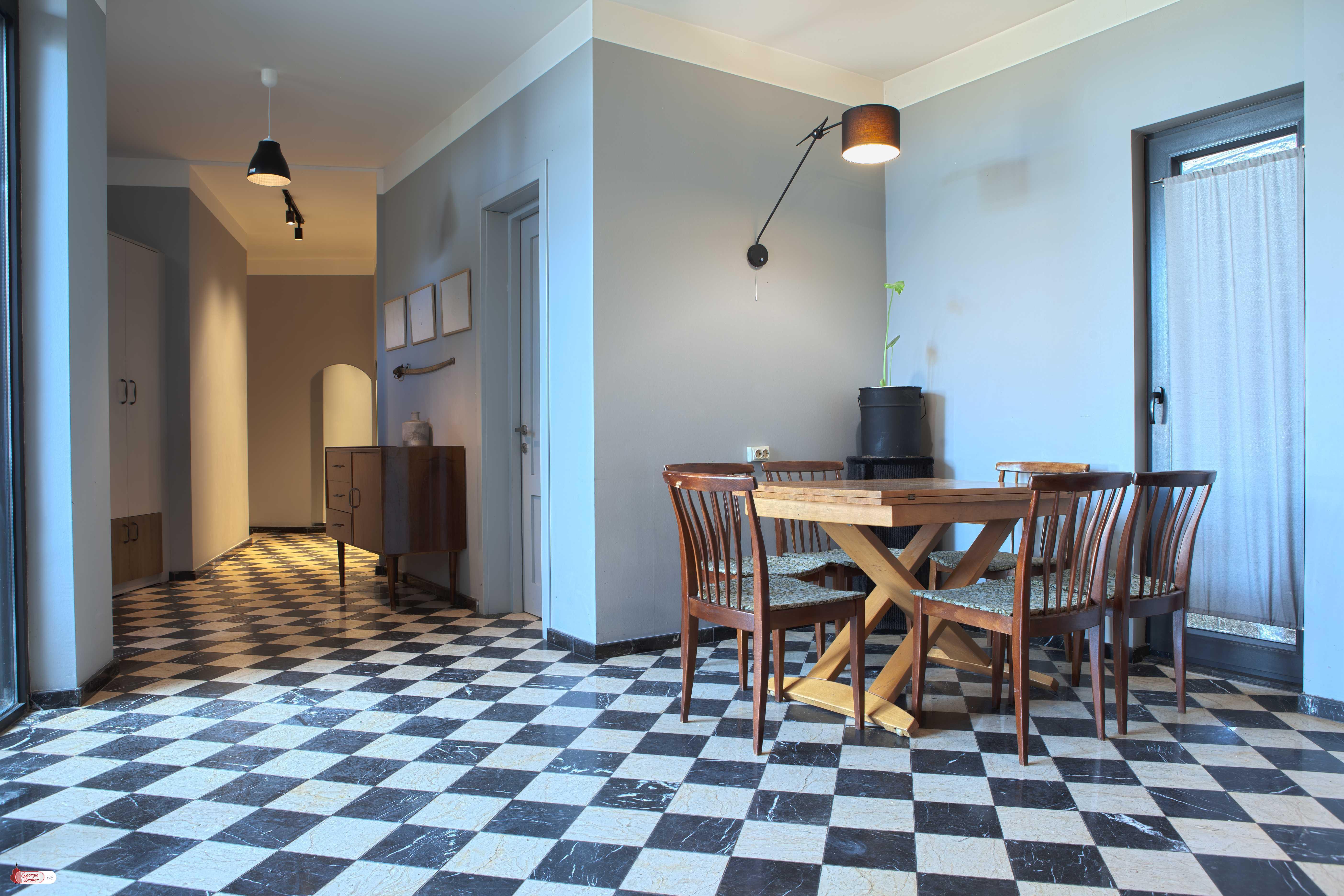 в аренду дом с новым ремонтом 7-комнат