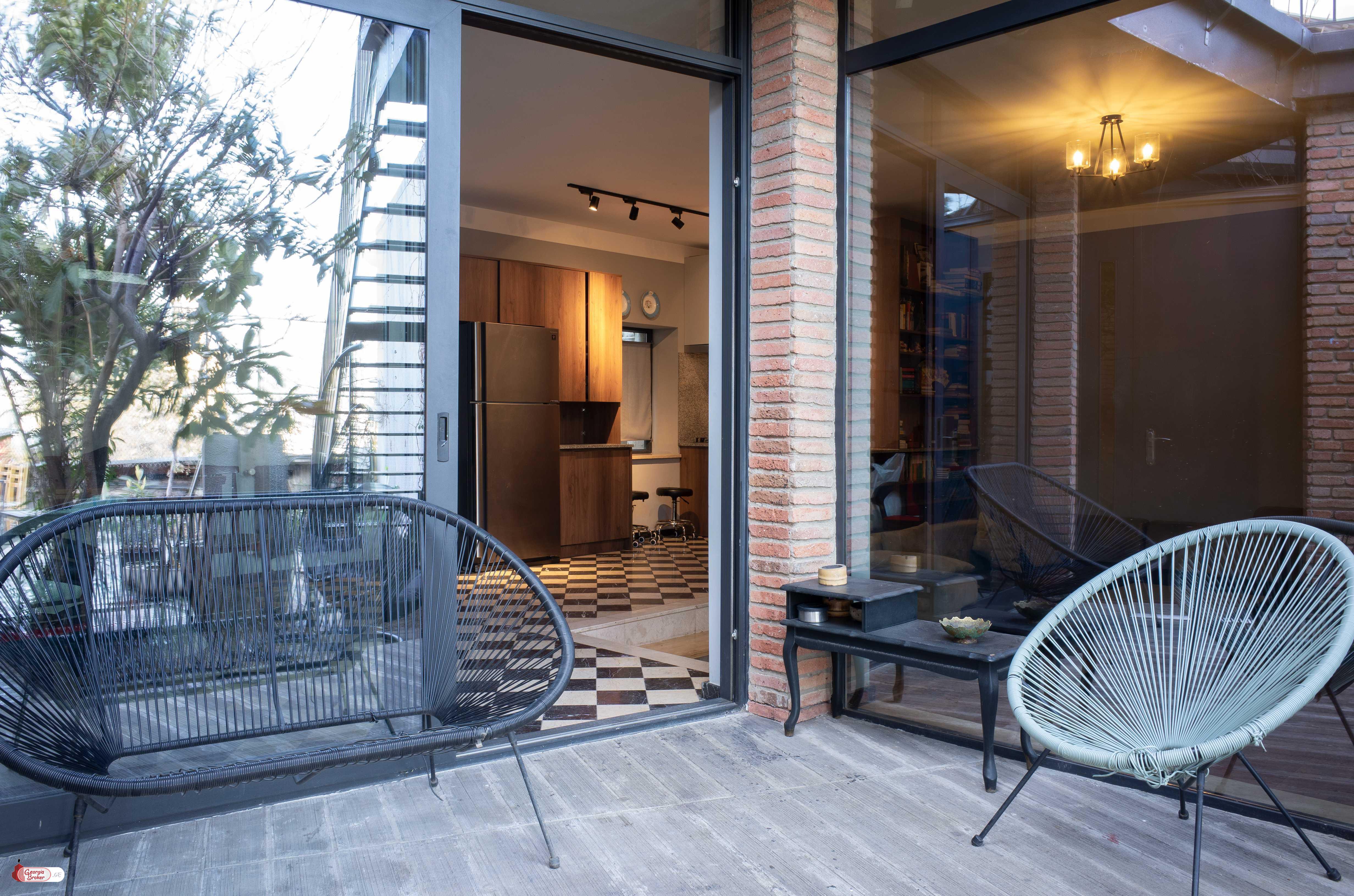 в аренду дом с новым ремонтом 7-комнат