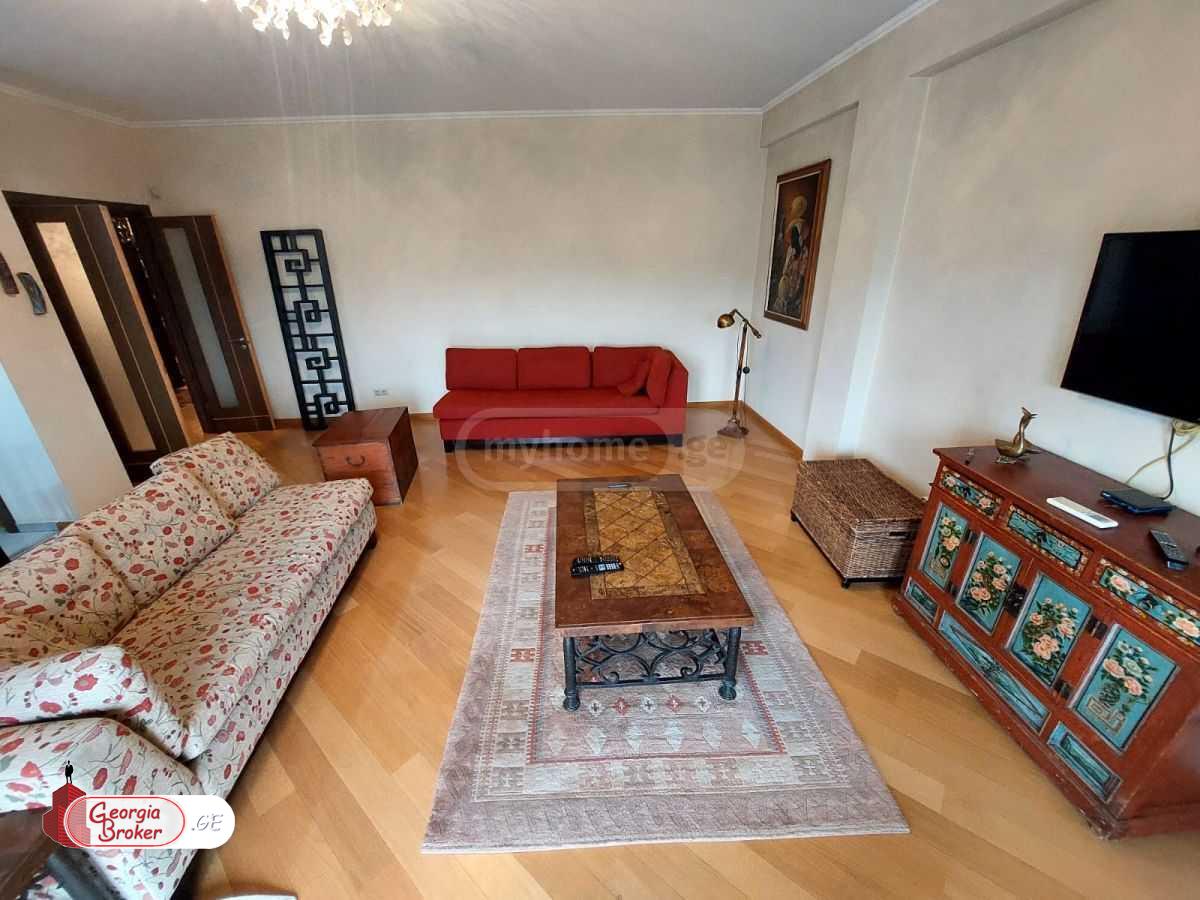 იყიდება ახალი გარემონტებული 4 ოთახიანი ბინა მთაწმინდაზე