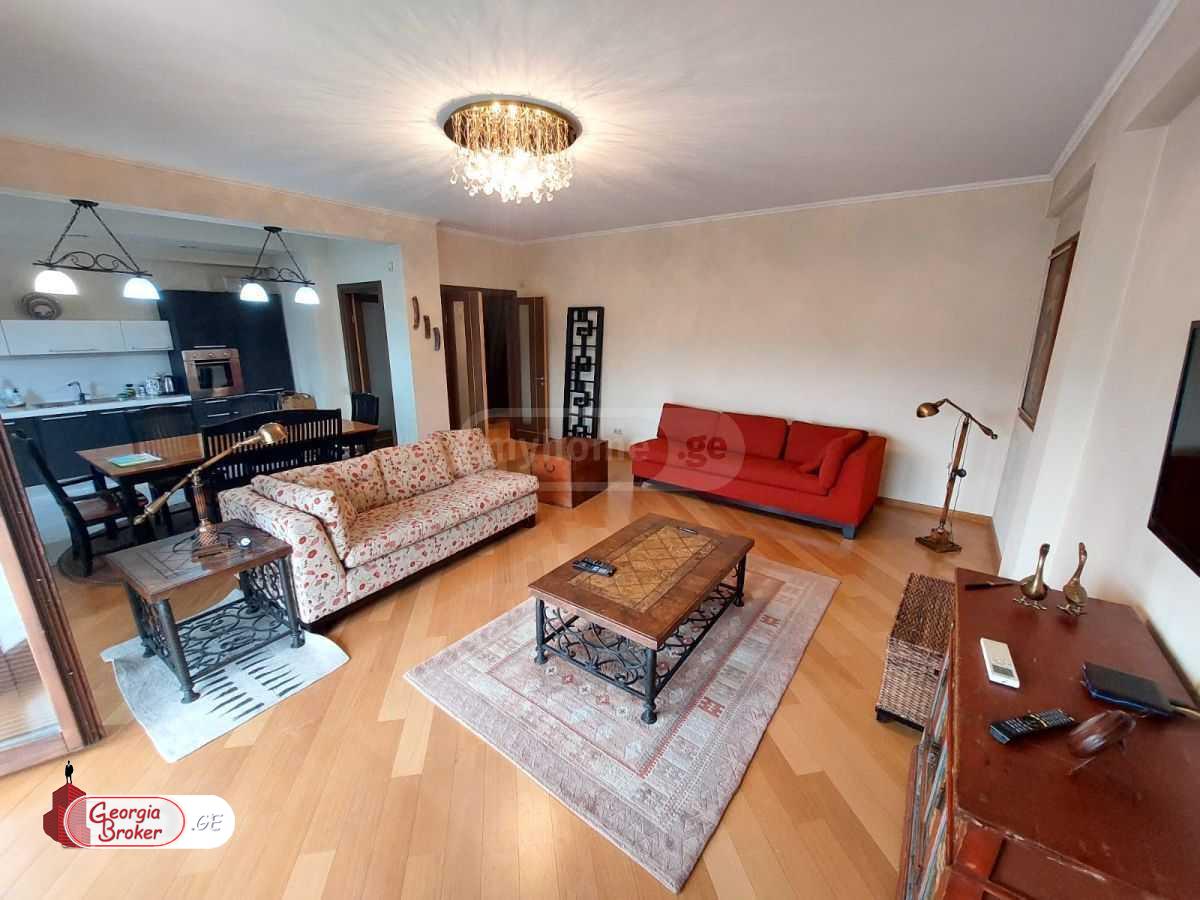 იყიდება ახალი გარემონტებული 4 ოთახიანი ბინა მთაწმინდაზე