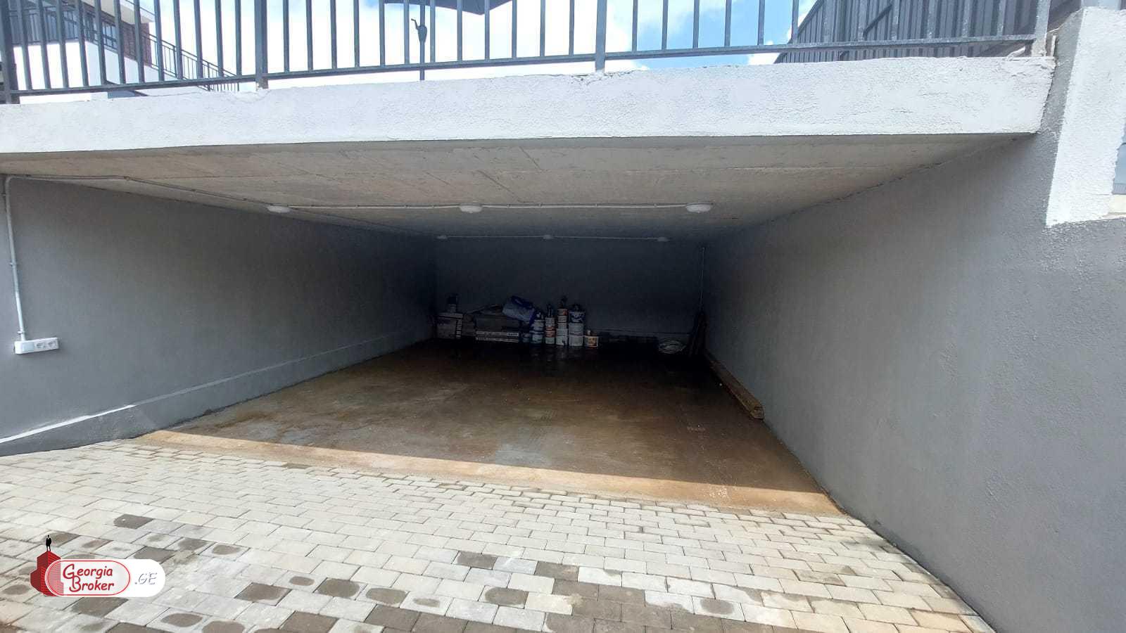 იყიდება ახალი გარემონტებული 8 ოთახიანი სახლი თხინვალაში