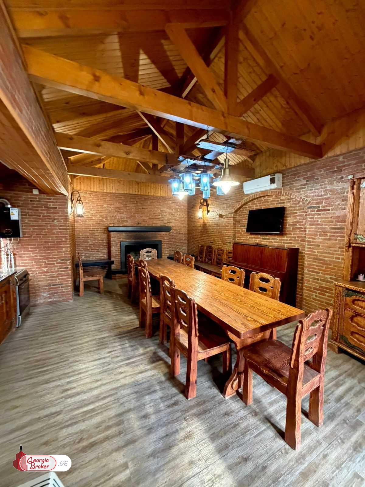 იყიდება ახალი გარემონტებული 9 ოთახიანი სახლი დიდ დიღომში