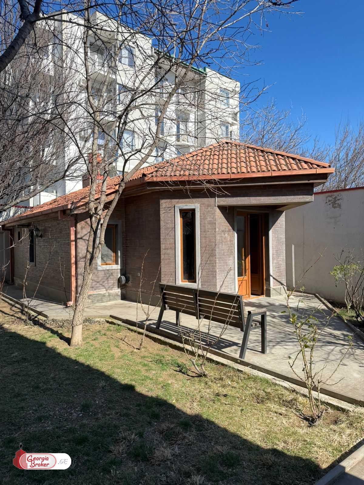 იყიდება ახალი გარემონტებული 9 ოთახიანი სახლი დიდ დიღომში