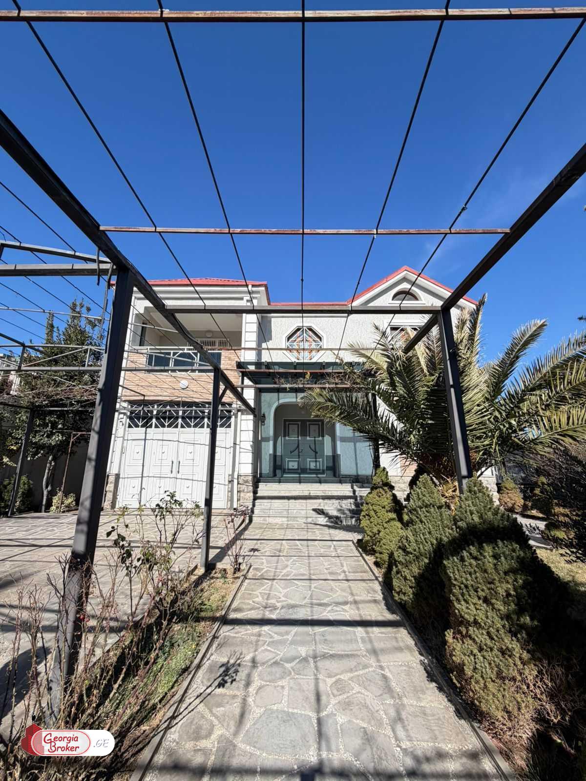 იყიდება ახალი გარემონტებული 9 ოთახიანი სახლი დიდ დიღომში