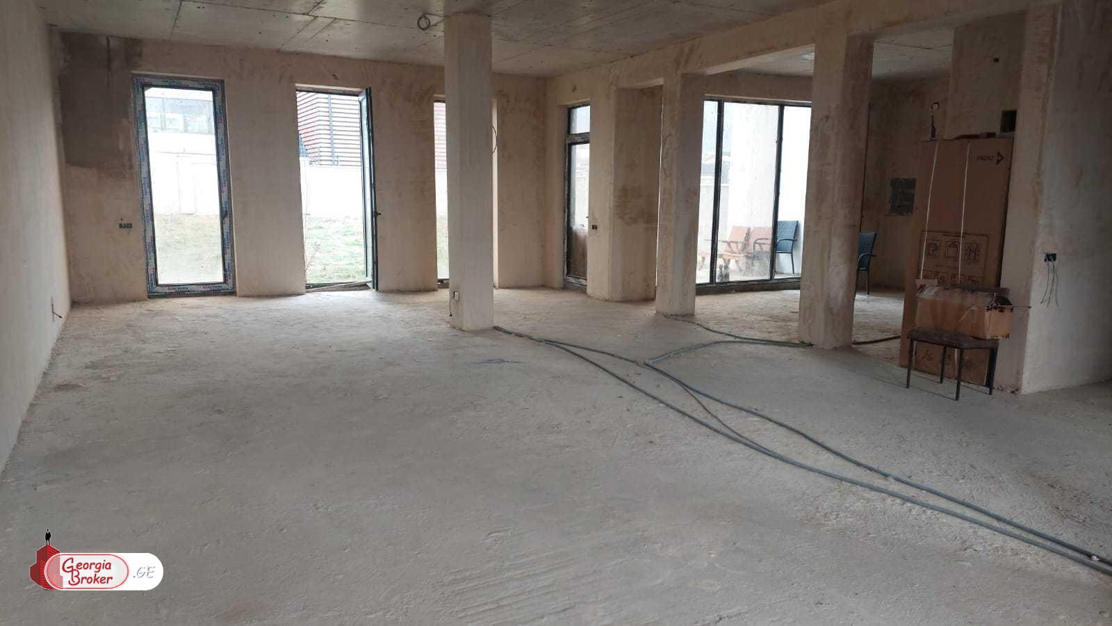 იყიდება ახალი აშენებული 6 ოთახიანი   აგარაკი საგურამოში