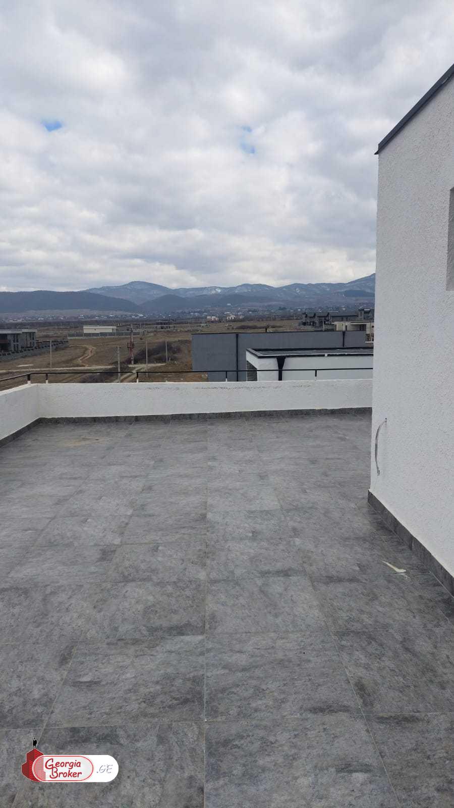 იყიდება ახალი აშენებული 6 ოთახიანი   აგარაკი საგურამოში