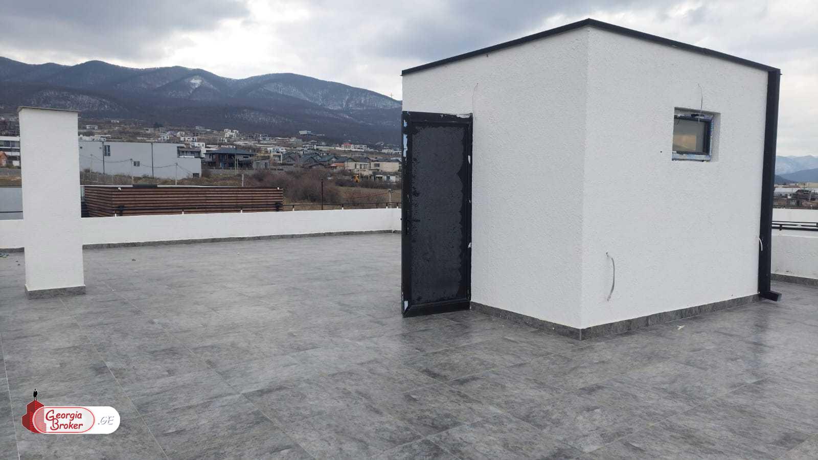 იყიდება ახალი აშენებული 6 ოთახიანი   აგარაკი საგურამოში