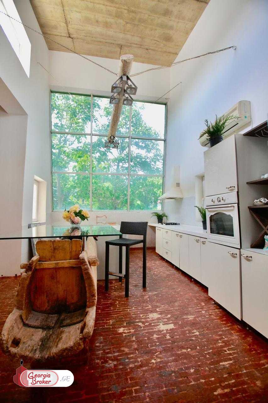 продается дом с новым ремонтом 6-комнат