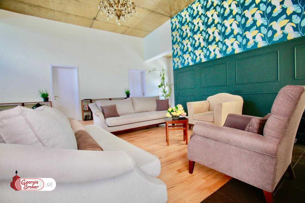 продается дом с новым ремонтом 6-комнат