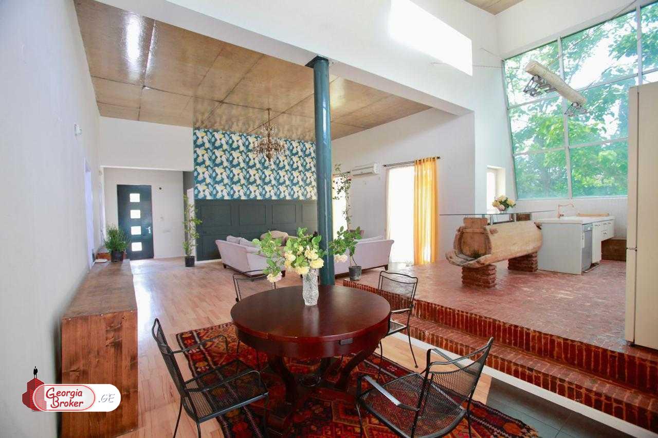 продается дом с новым ремонтом 6-комнат