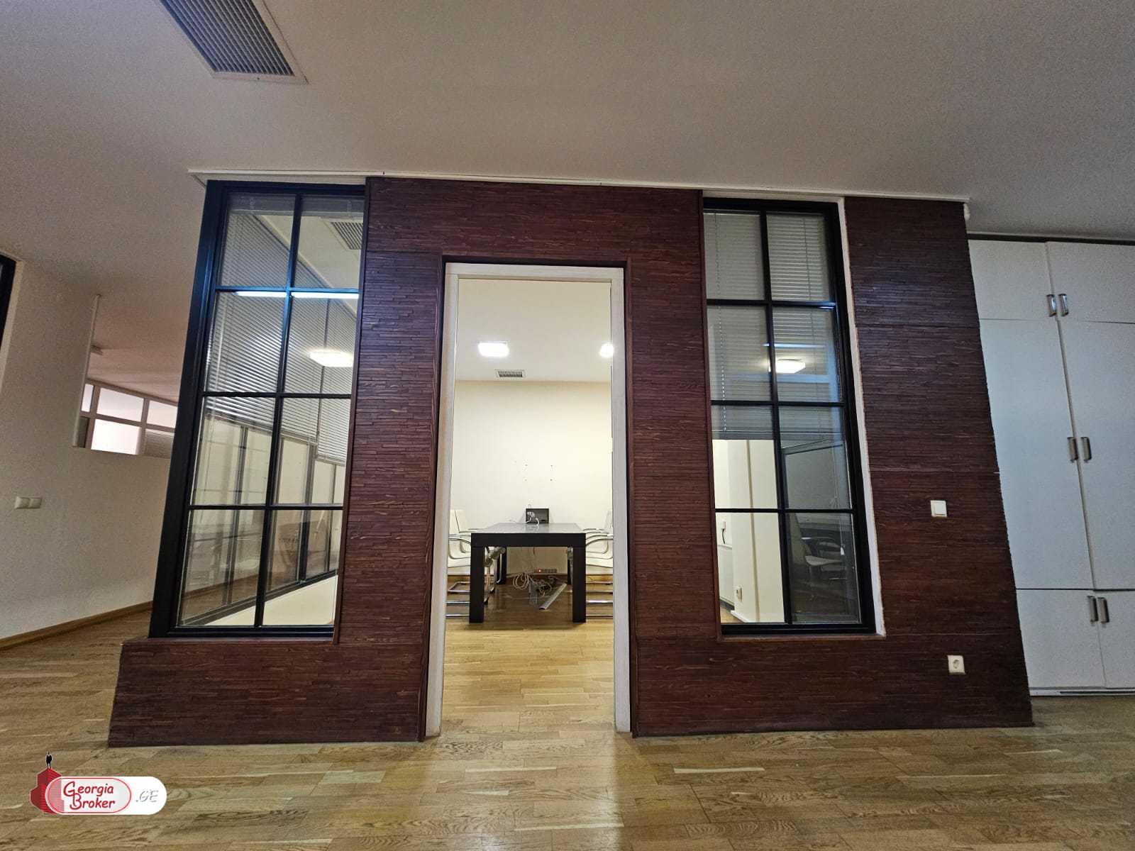 ქირავდება ახალი გარემონტებული საოფისე ფართი რუსთაველზე