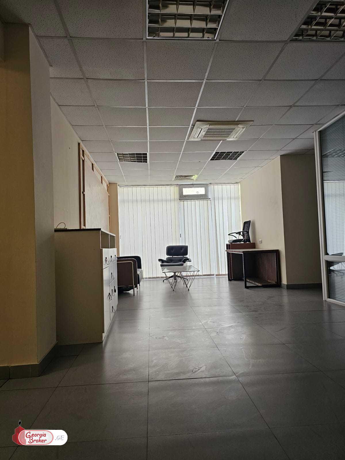 ქირავდება ახალი გარემონტებული საოფისე ფართი რუსთაველზე