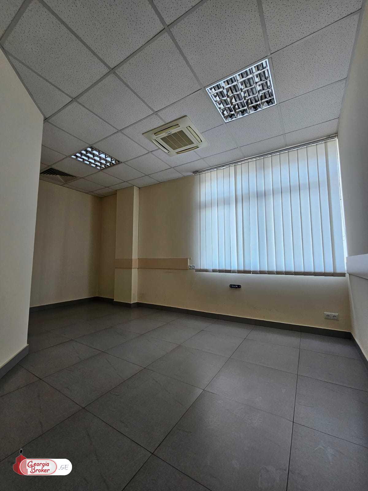 ქირავდება ახალი გარემონტებული საოფისე ფართი რუსთაველზე