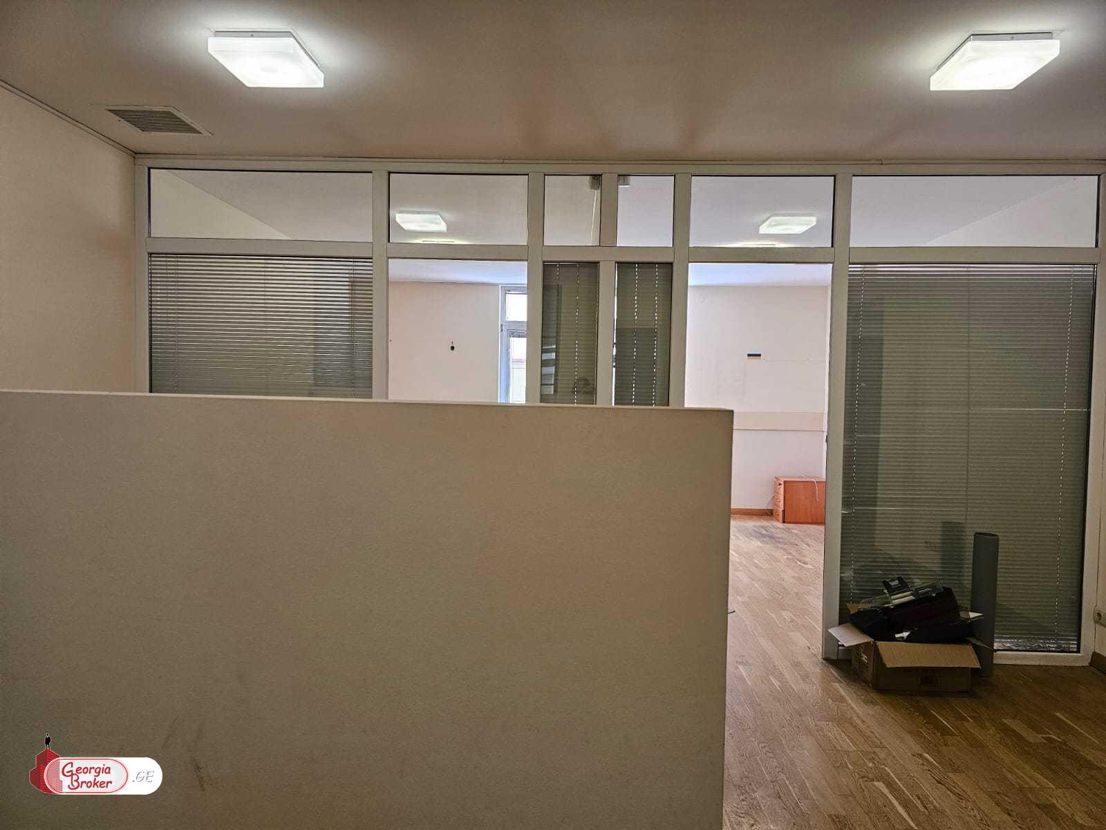 ქირავდება ახალი გარემონტებული საოფისე ფართი რუსთაველზე