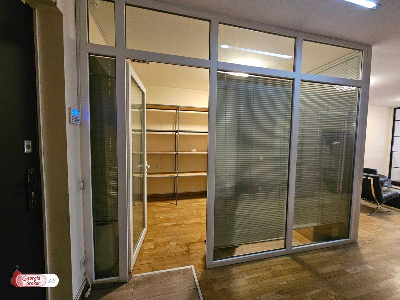 ქირავდება ახალი გარემონტებული საოფისე ფართი რუსთაველზე