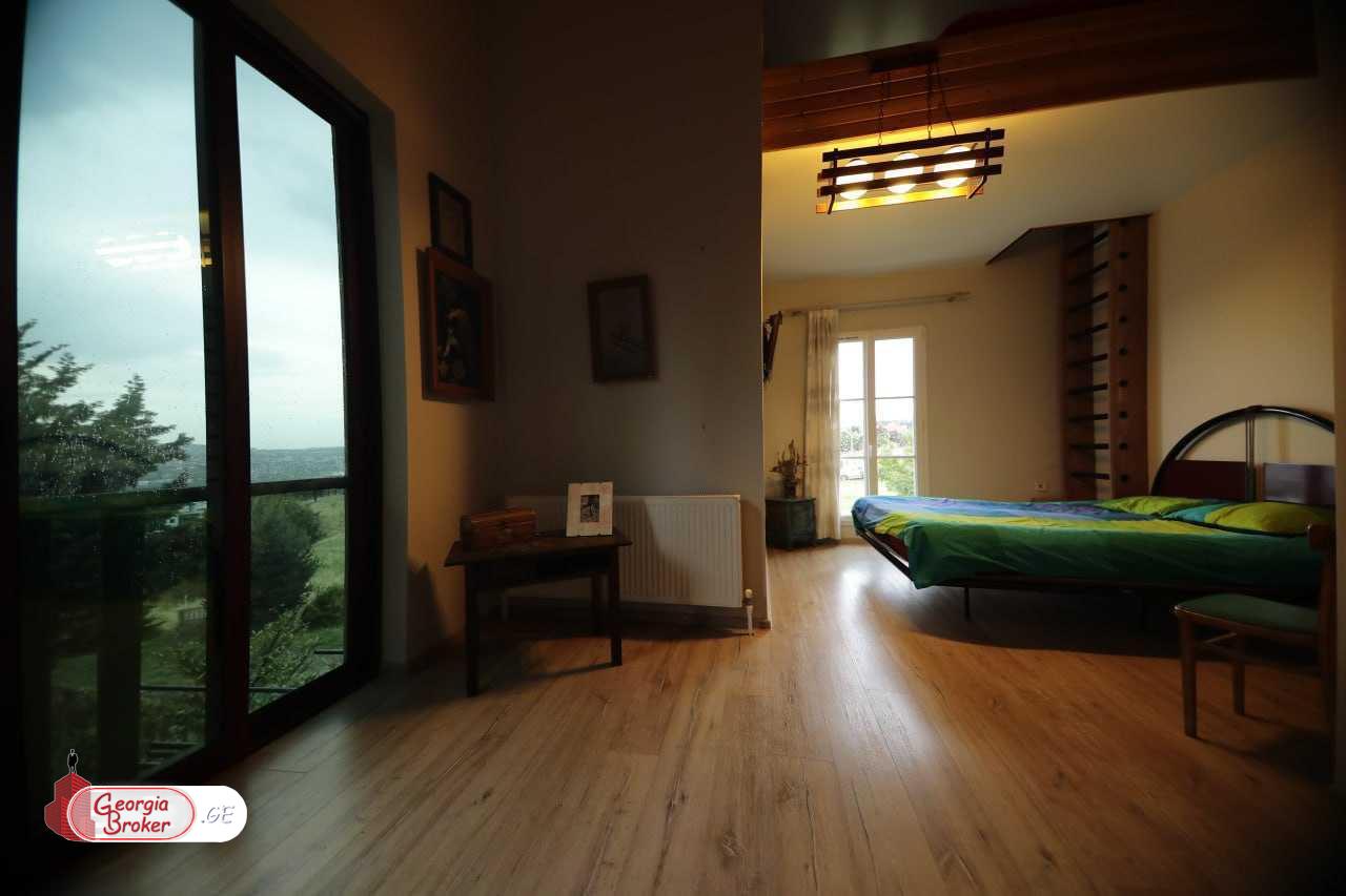 ქირავდება ახალი გარემონტებული 5 ოთახიანი სახლი ქოშიგორაზე