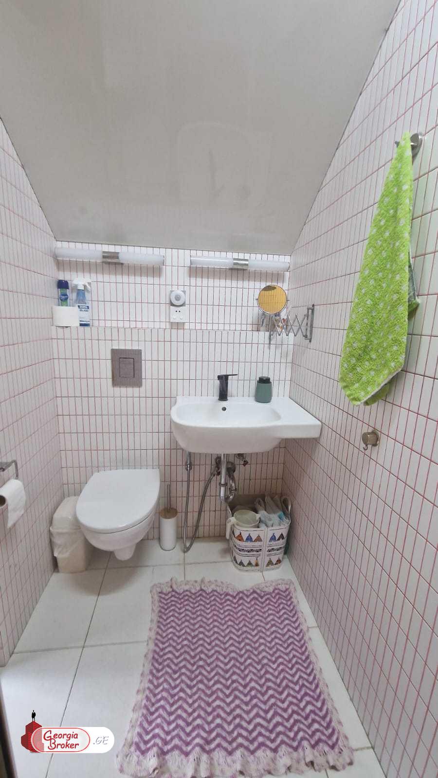 ქირავდება ახალი გარემონტებული 5 ოთახიანი სახლი ქოშიგორაზე