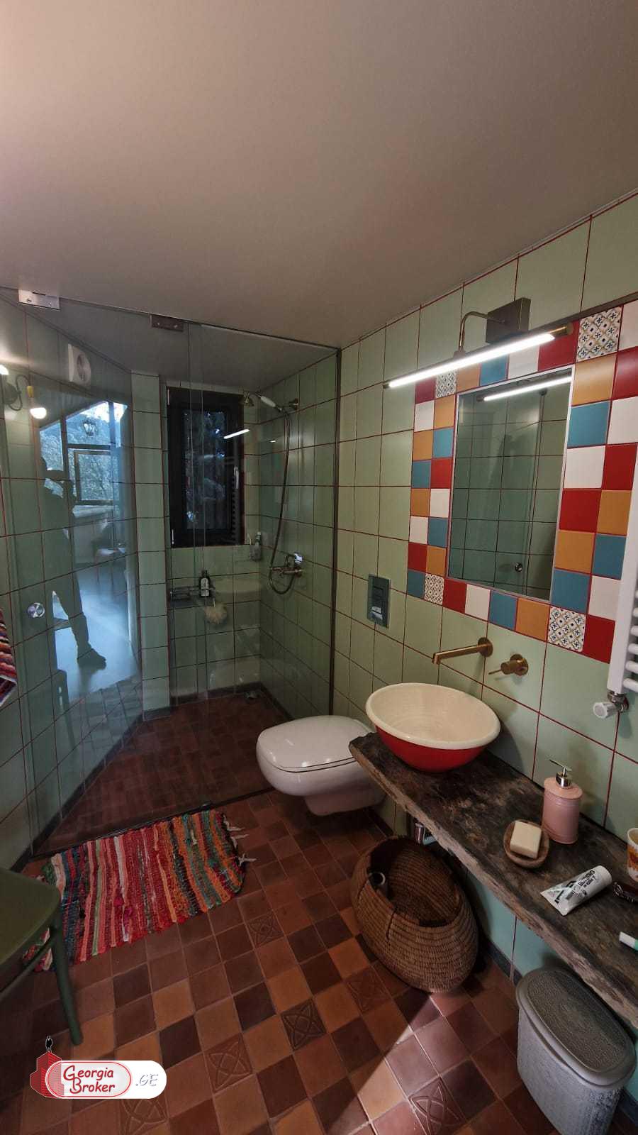 ქირავდება ახალი გარემონტებული 5 ოთახიანი სახლი ქოშიგორაზე