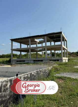 იყიდება ახალი აშენებული 7 ოთახიანი სახლი ახატანში