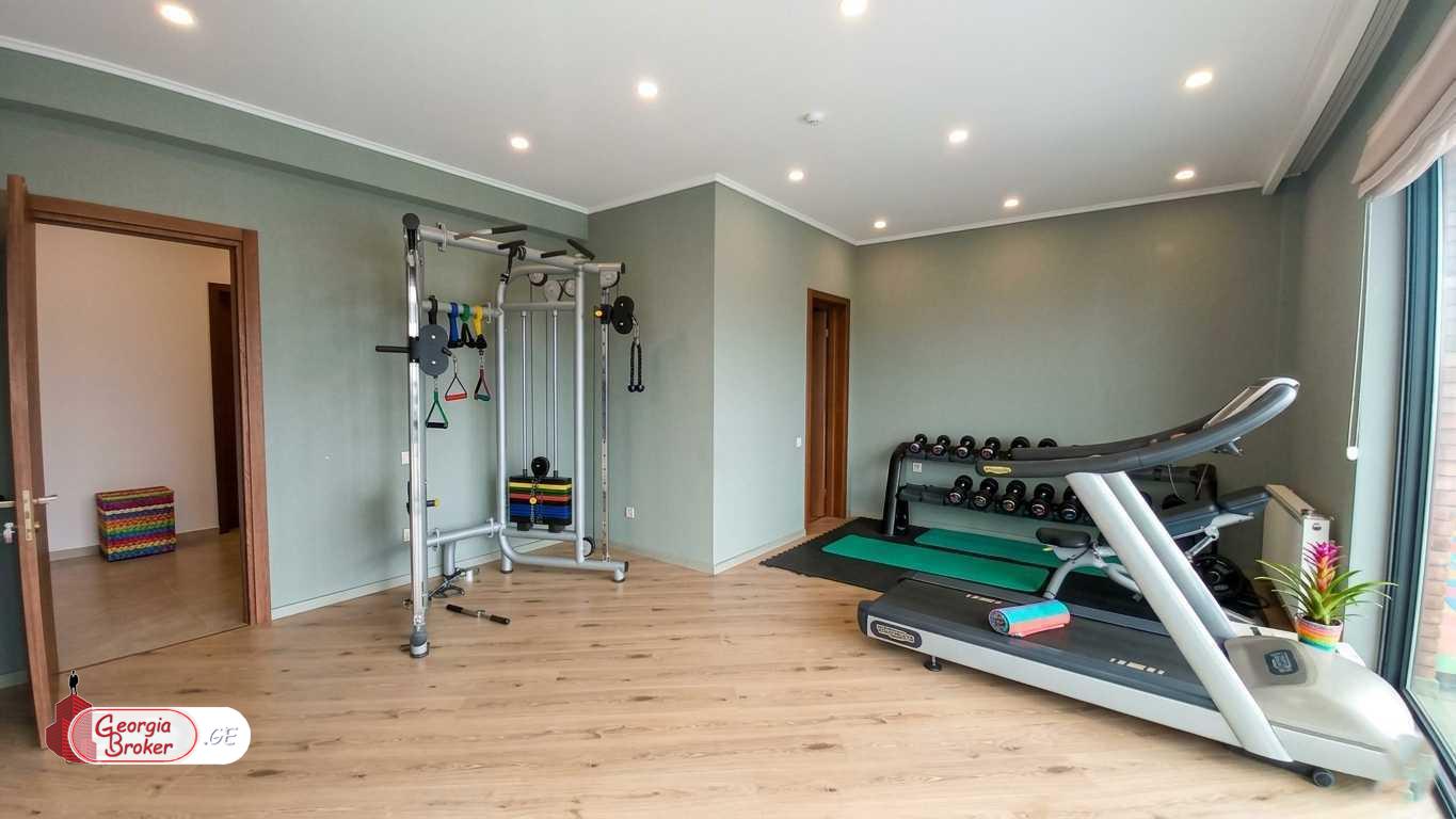 ქირავდება ახალი გარემონტებული 14 ოთახიანი სახლი თბილისის შემოგარენში