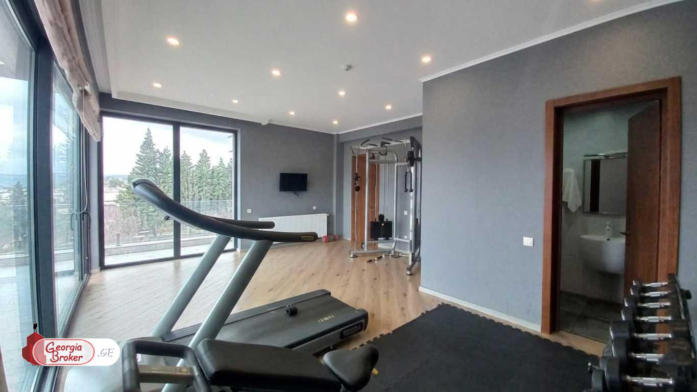 ქირავდება ახალი გარემონტებული 14 ოთახიანი სახლი თბილისის შემოგარენში