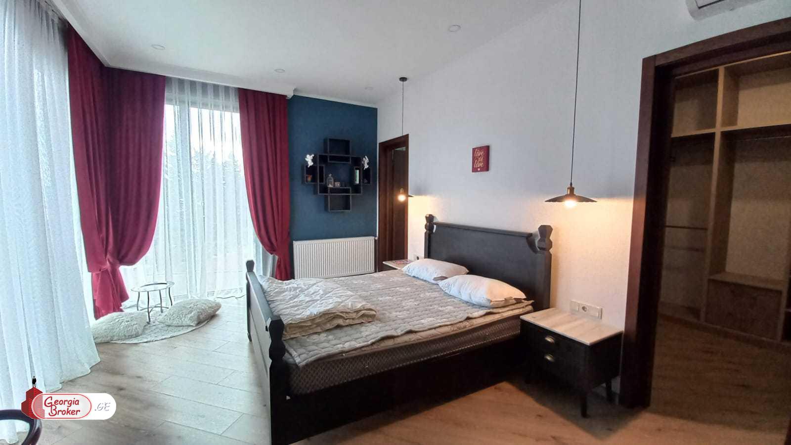 ქირავდება ახალი გარემონტებული 14 ოთახიანი სახლი ქოშიგორაში