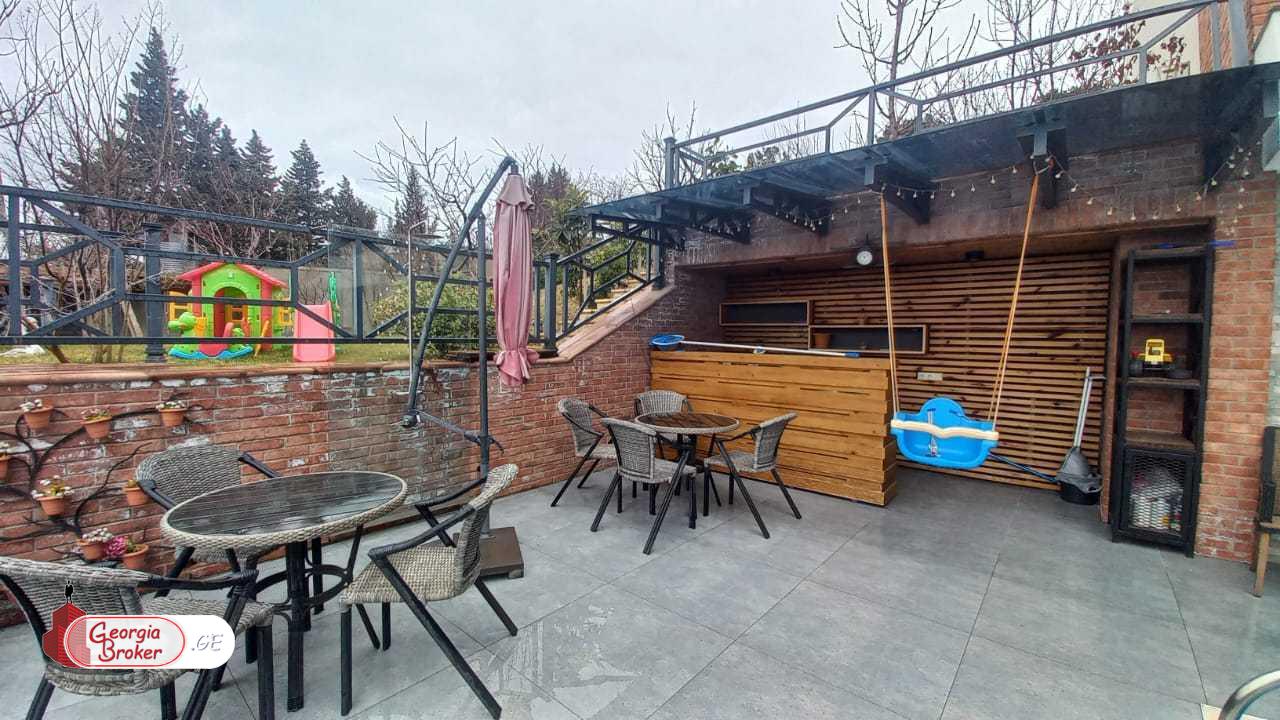 ქირავდება ახალი გარემონტებული 14 ოთახიანი სახლი ქოშიგორაში