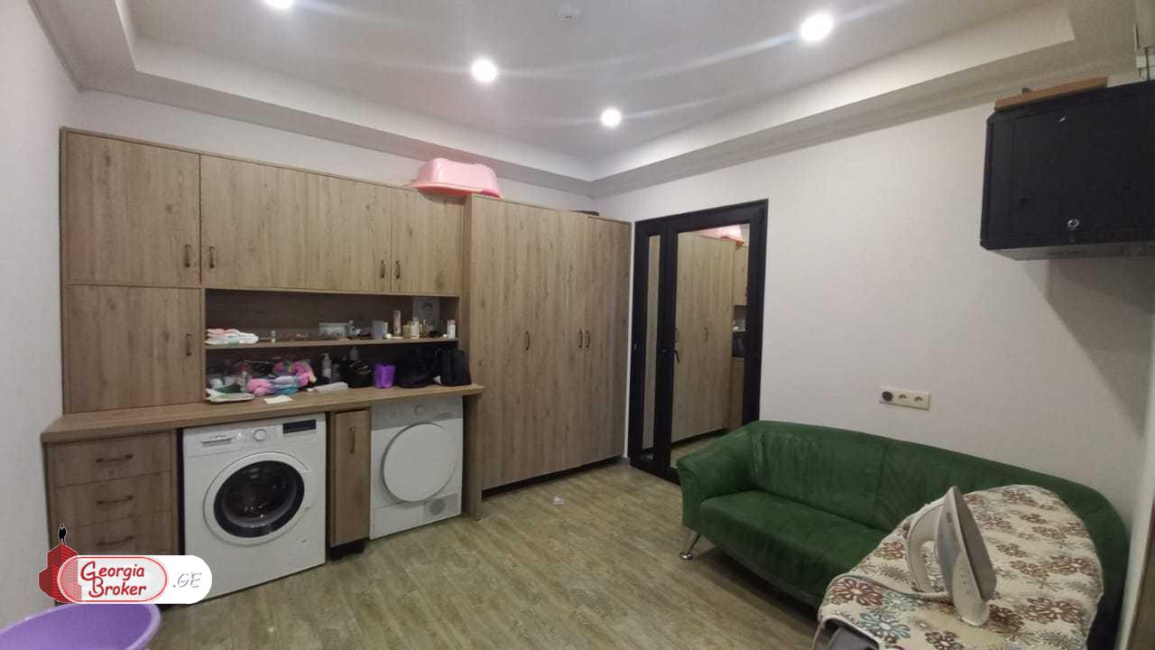 ქირავდება ახალი გარემონტებული 14 ოთახიანი სახლი ქოშიგორაში