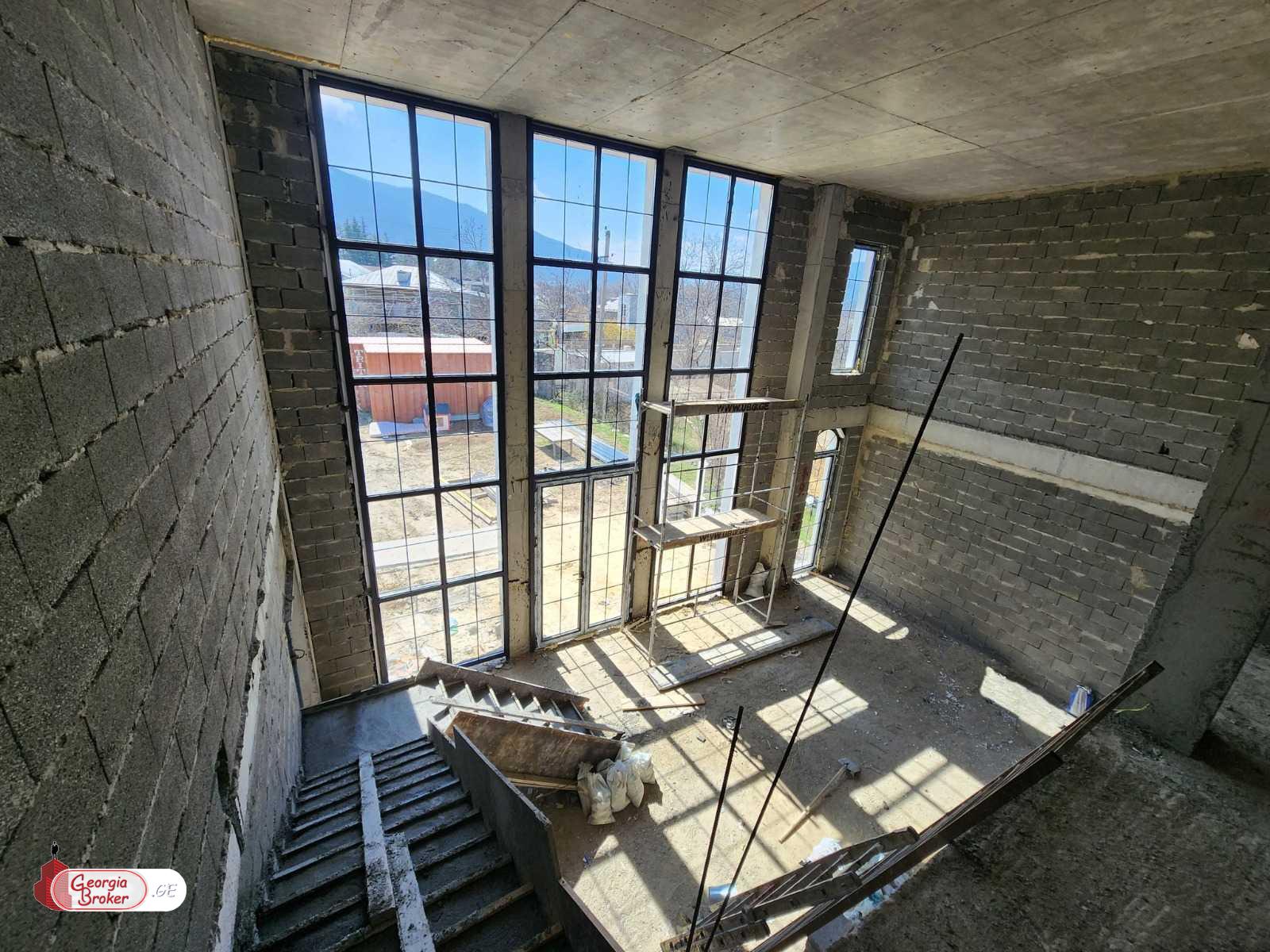 nearly repaired 8-room house for sale