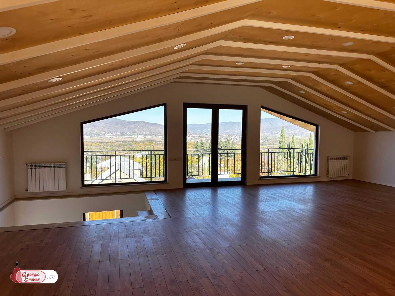 იყიდება ახალი გარემონტებული 8 ოთახიანი სახლი წეროვანის აგარაკებზე