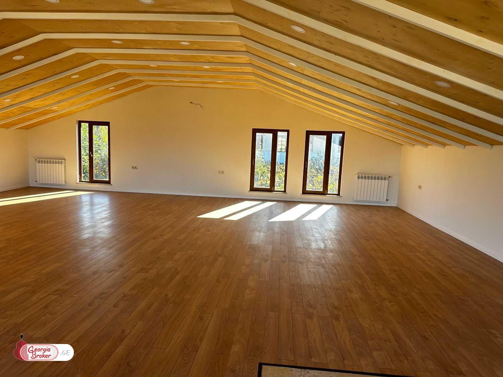 იყიდება ახალი გარემონტებული 8 ოთახიანი სახლი წეროვანის აგარაკებზე