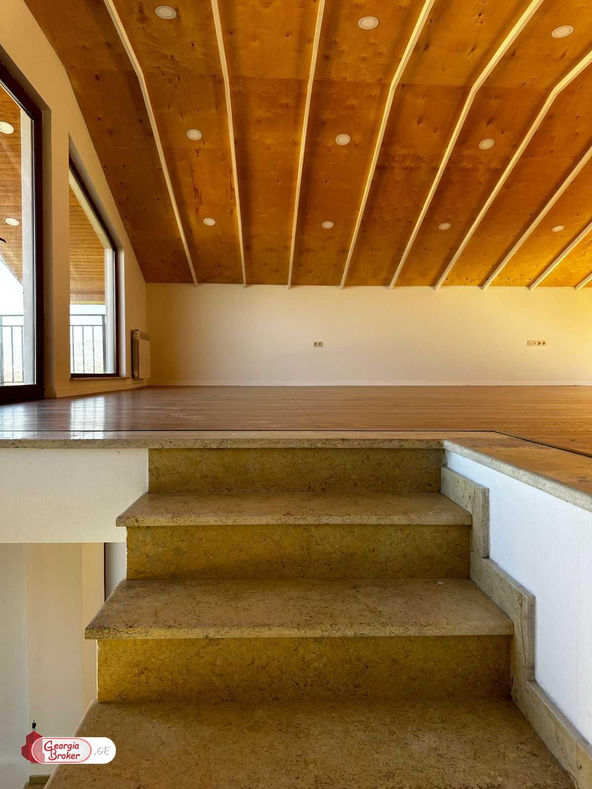 იყიდება ახალი გარემონტებული 8 ოთახიანი სახლი წეროვანის აგარაკებზე