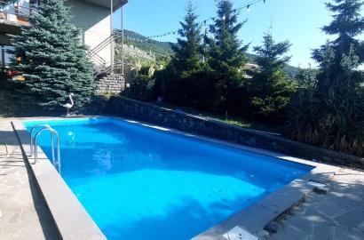 продается дом с новым ремонтом 10-комнат