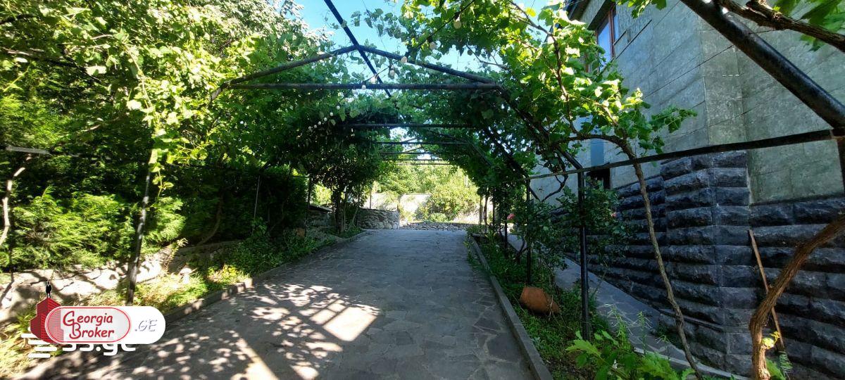 продается дом с новым ремонтом 10-комнат