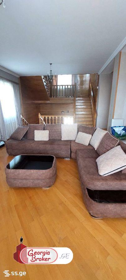 продается дом с новым ремонтом 10-комнат