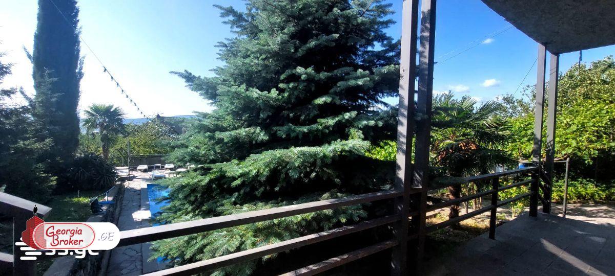 продается дом с новым ремонтом 10-комнат